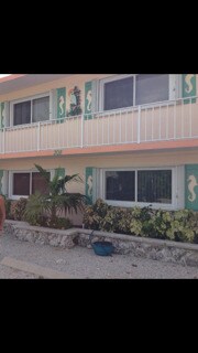 Front of Unit - 308 Buttonwood Cir
