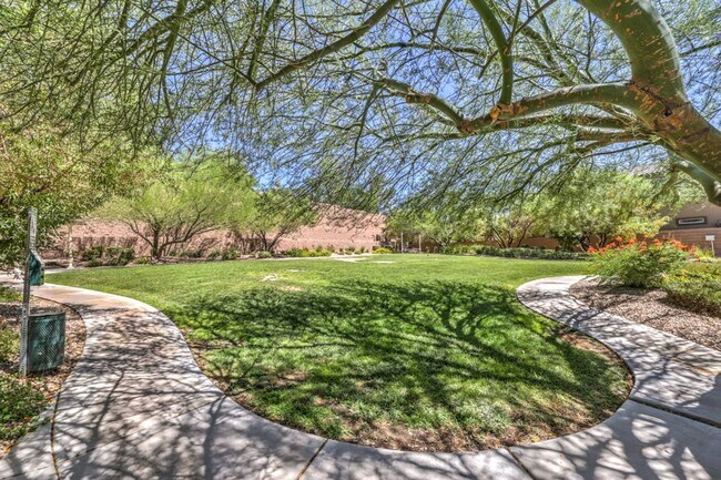Building Photo - Elegant 5-Bedroom Henderson Home in the Heart of Green Valley
