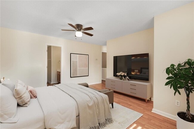 Building Photo - 1102 Pleasant Oaks Ct