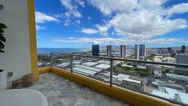 Building Photo - Partially Furnished.   Unbeatable location in Kakaako/Ward Village areas - 2 Bed 2 Bath 1 Parking