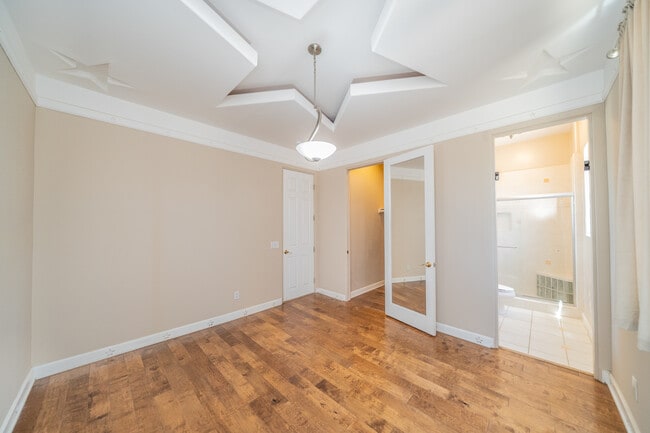 Building Photo - 17425 Cyrus Ln