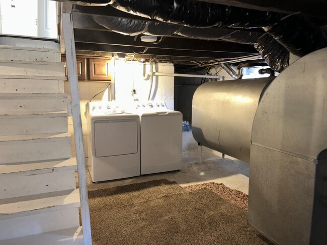 Building Photo - 349 E Fulton St