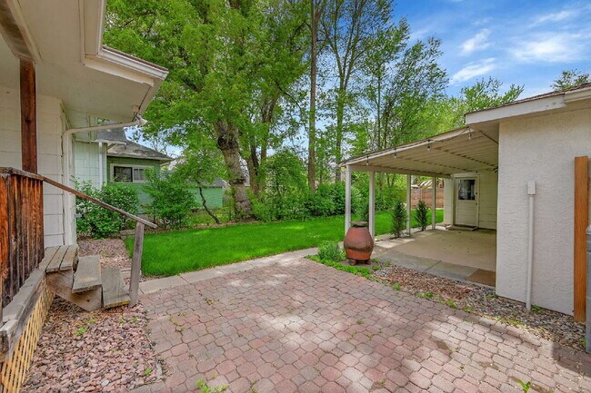 Building Photo - $2,300.00 - 2 Beds, 1 Bath, Single Family ...