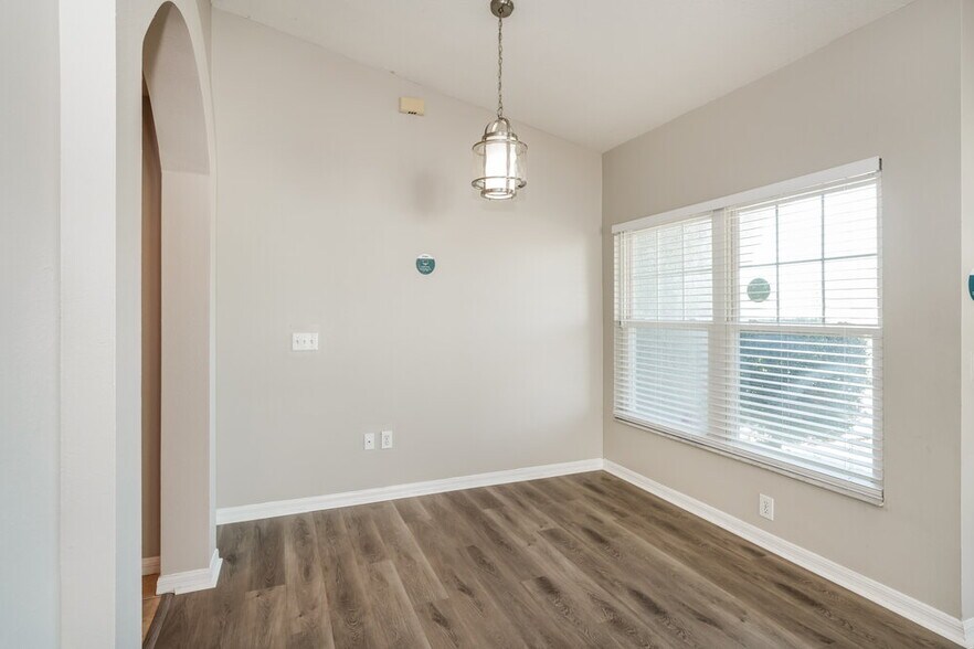 Building Photo - 11841 Brenford Crest Dr