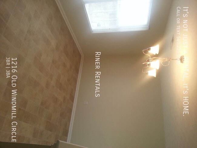 Primary Photo - 1216 Old Windmill Cir