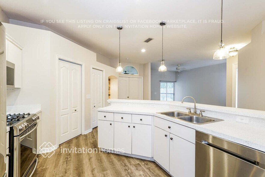 Building Photo - 6110 Kiteridge Dr