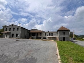Building Photo - Brand New 2 bedroom Apartment in Parkland School District!