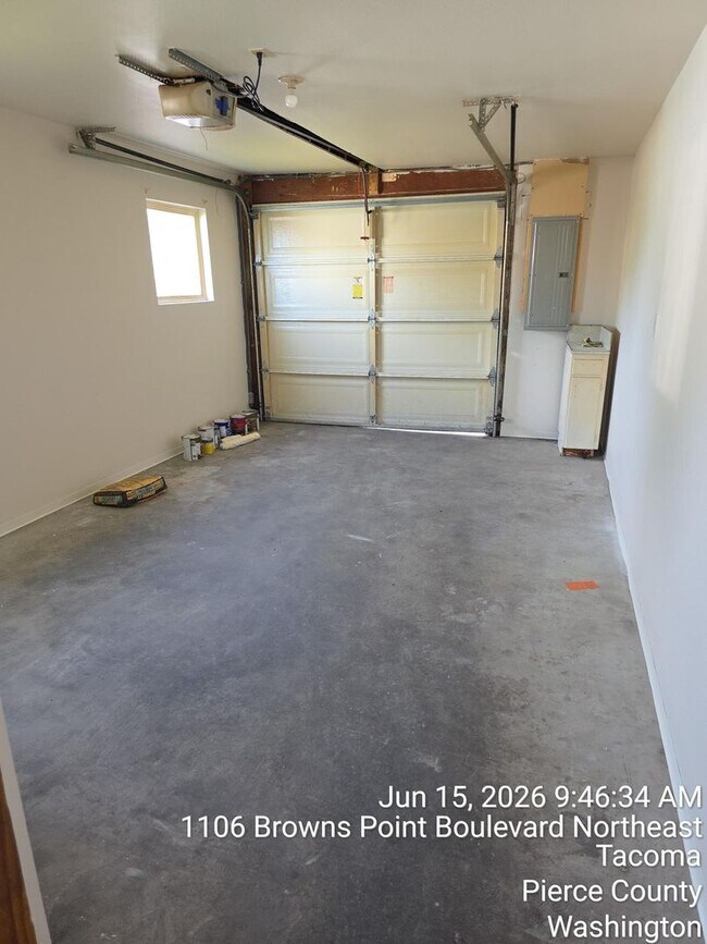 Building Photo - Tacoma views retro 3 bed 2 bath home, available now!