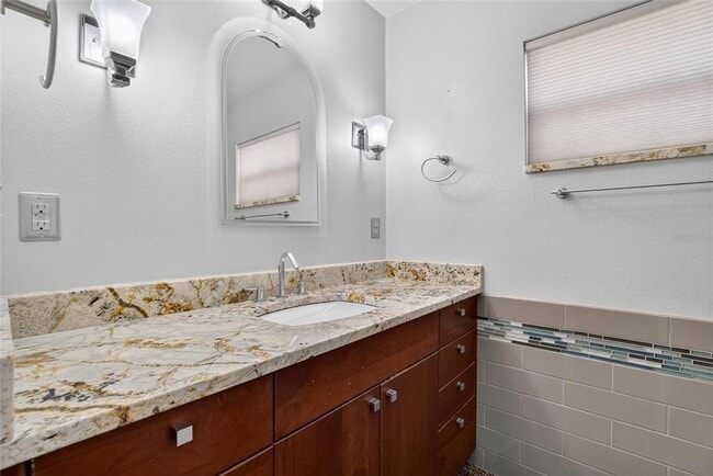 Building Photo - 3107 S Emerson St