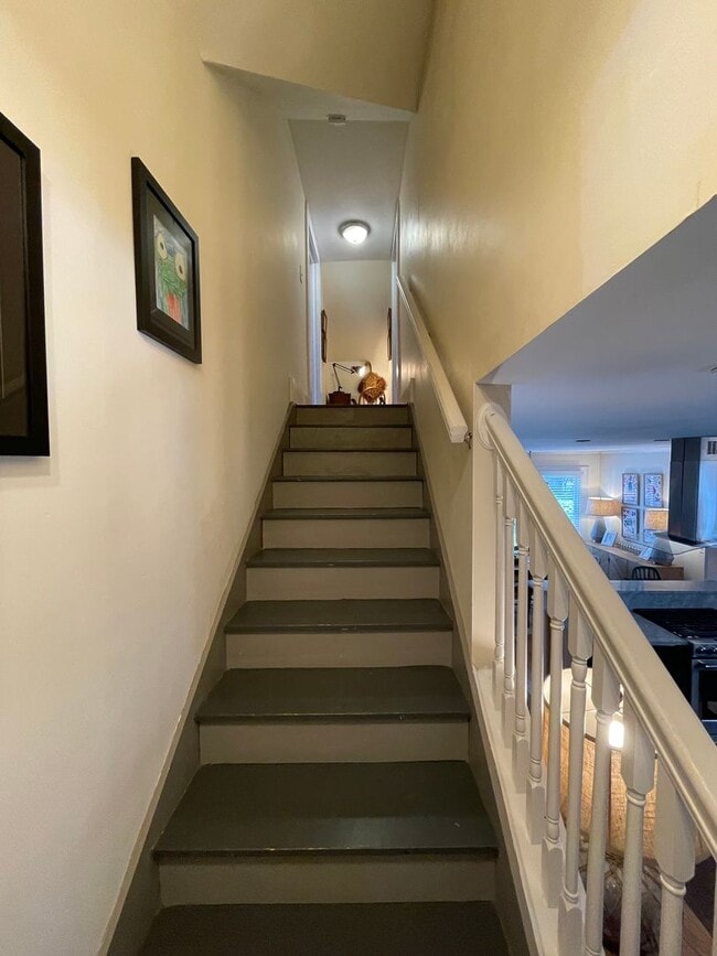 Building Photo - Charming Three Bedroom Home in the Heart of West Ashely