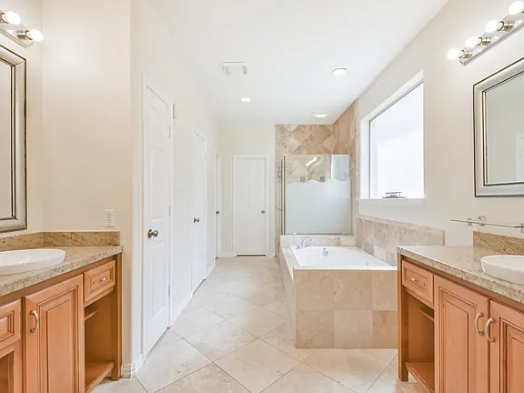 Building Photo - 2502 Bridge Hampton Way