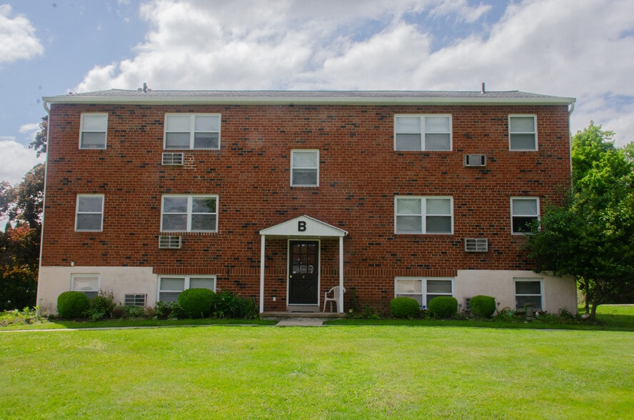 Building Photo - Springwood Apartments