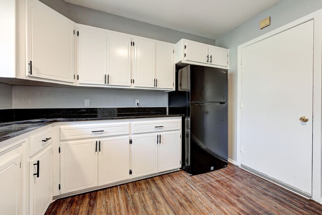 Building Photo - 10313 Whitehaven Rd