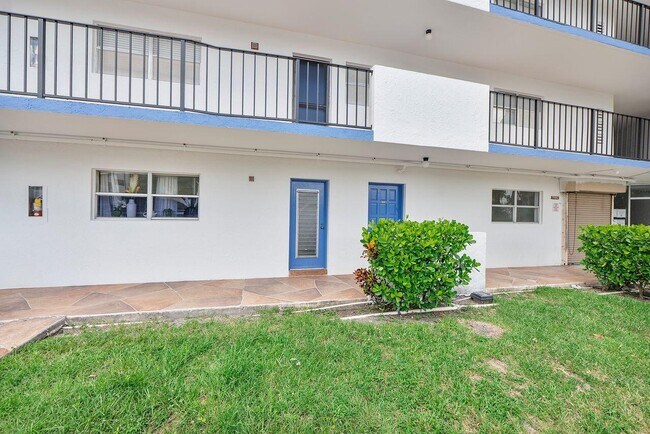 Building Photo - 6260 S Falls Cir Dr