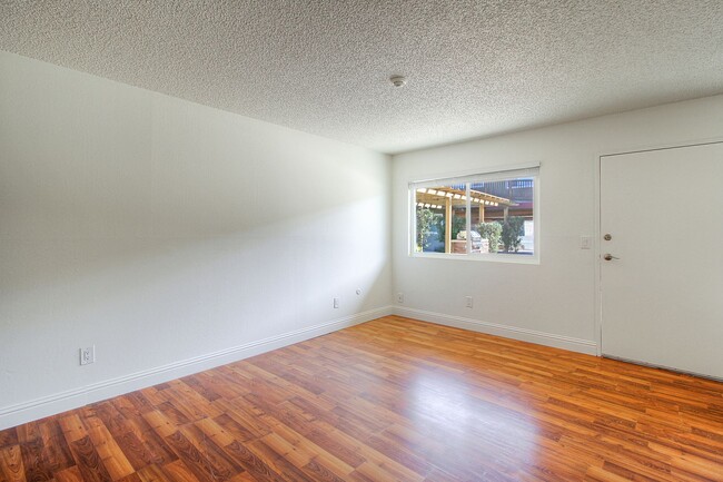 Building Photo - 1x1 in Rincon Valley - Spacious and Bright!