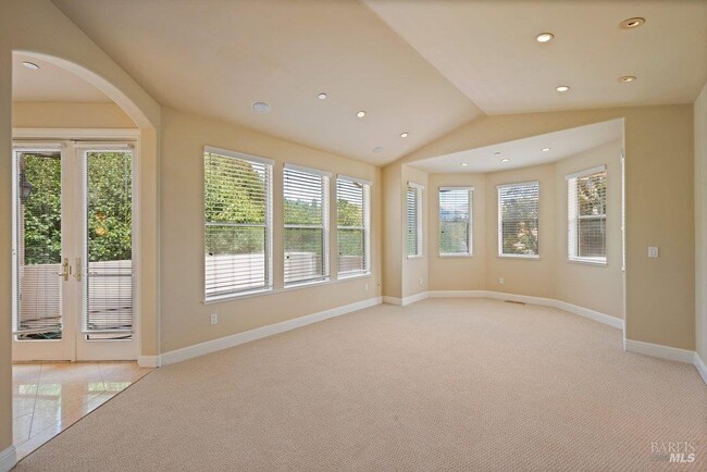 Building Photo - 10 Warrens Way