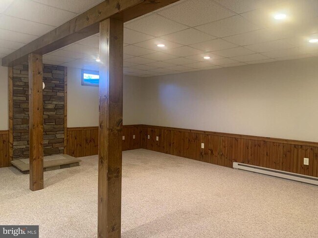 Building Photo - 110 Beech Ln