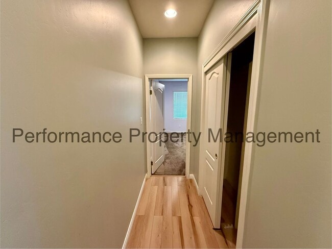 Building Photo - Spacious 4 Bed/2 Bath S Bakersfield Home w/ RBP & $0 Deposit Option