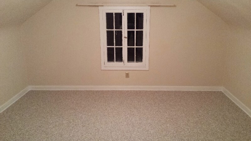 Building Photo - 19 Riverview Rd