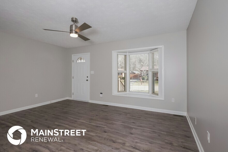 Building Photo - 9214 Lantana Dr