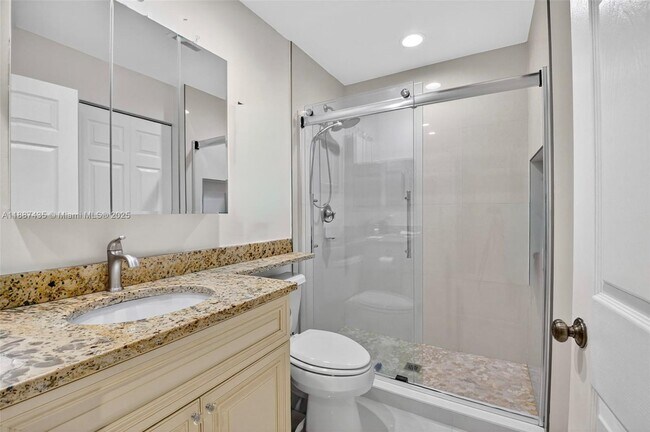 Building Photo - 11698 Briarwood Cir