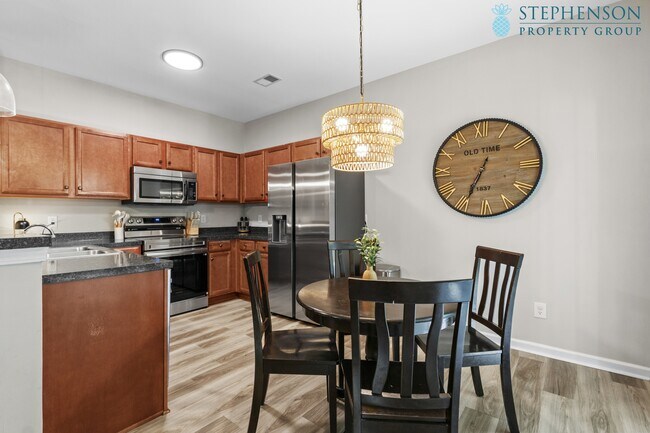 Building Photo - 217 Whispering Oak Ln