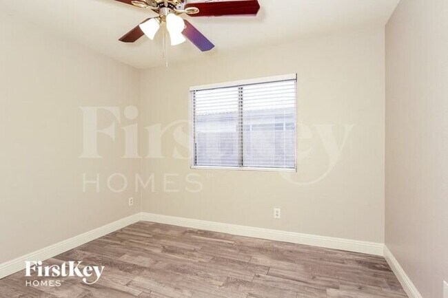 Building Photo - 9331 W Irma Ln