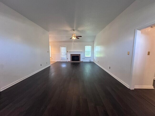 Building Photo - 8305 Crimson Creek Dr