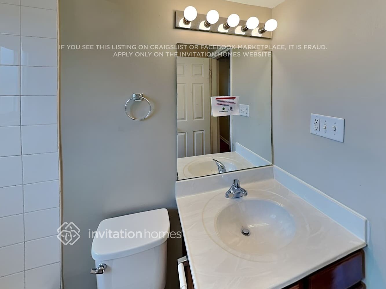 Building Photo - 144 E Drummond Ave