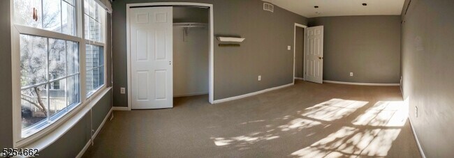 Building Photo - 6 Whitehead Rd