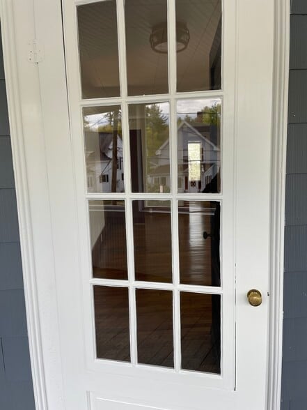 Entry from screened porch - 36 Carter St