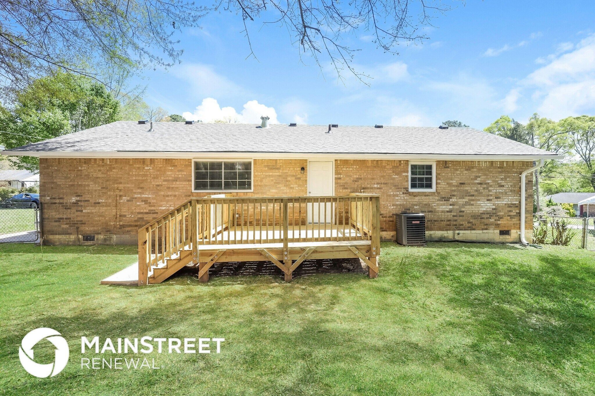 Building Photo - 8143 Huntington Dr