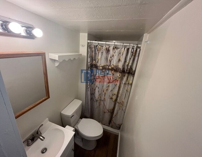 Building Photo - 107 W 1st-