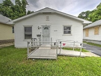 Building Photo - 1628 N Oakland Ave