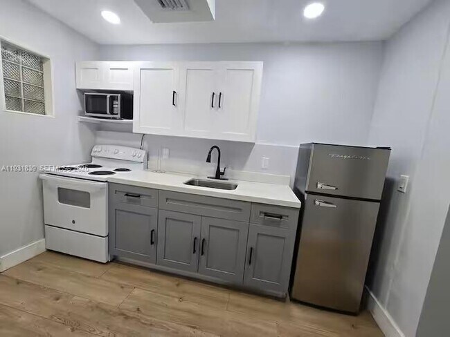 Building Photo - 845 NW 3rd St