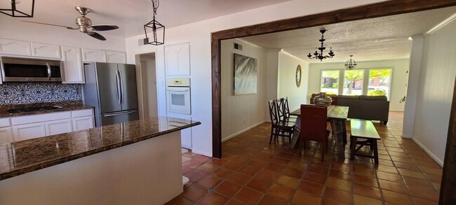 Building Photo - 253 Northwind Dr