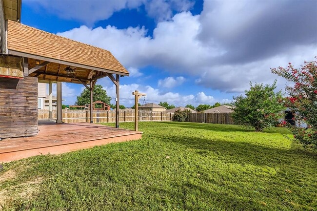Building Photo - 112 Sabine River Dr