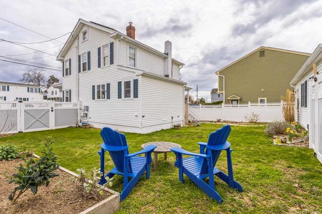 Building Photo - 15 Sols Point Rd