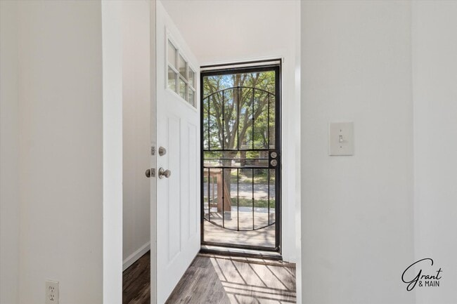Building Photo - $1,995 - North End 4 Bedroom/ 1.5 bathroom...