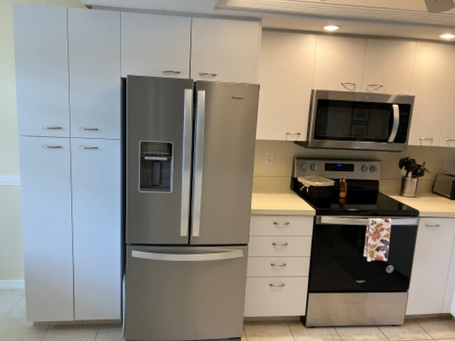 Building Photo - 12181 Kelly Sands Way