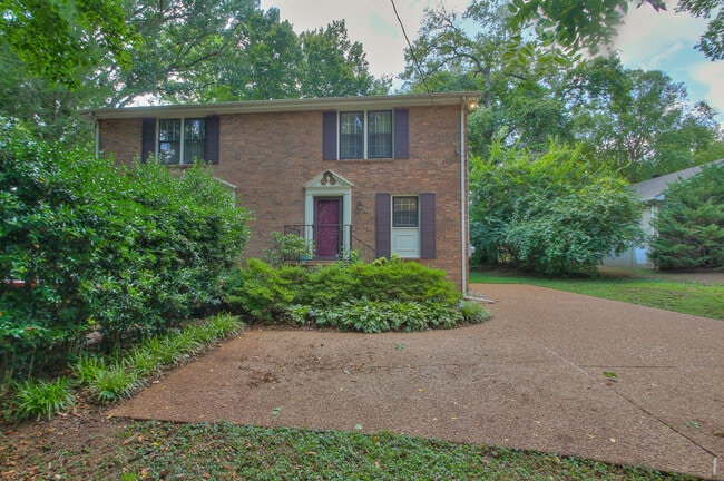Building Photo - 3321 Lealand Ln
