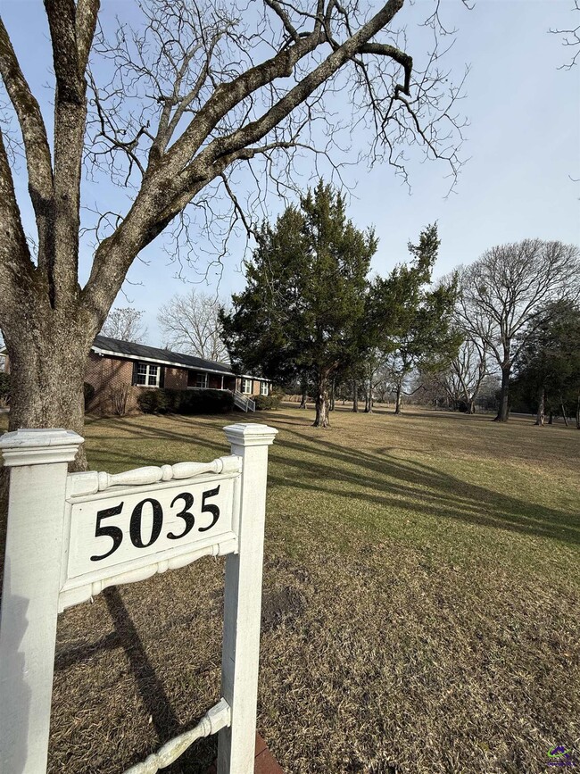 Building Photo - 5035 Housers Mill Rd