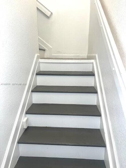 Building Photo - 5505 NW 27th Ct