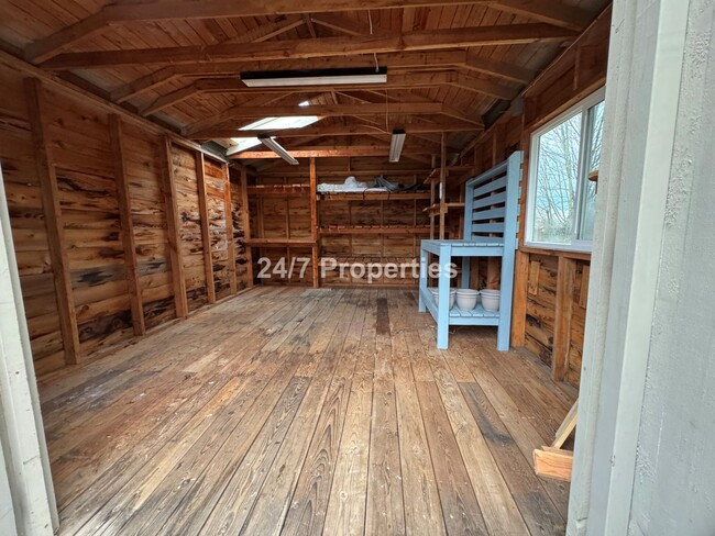 Building Photo - 4BD I 3BA Home - RV/Boat Parking + 2 Sheds...