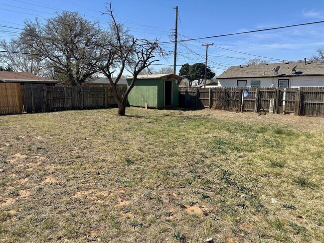 Building Photo - 1119 46th St