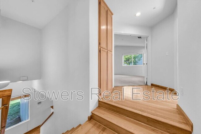 Building Photo - 116 Foxglove Ln