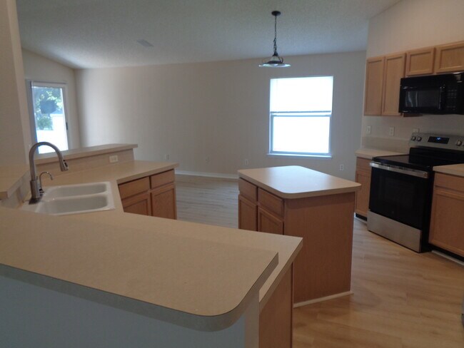 Building Photo - 153 Dover Bluff Dr