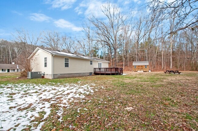 Building Photo - 1422 Wesley Rd