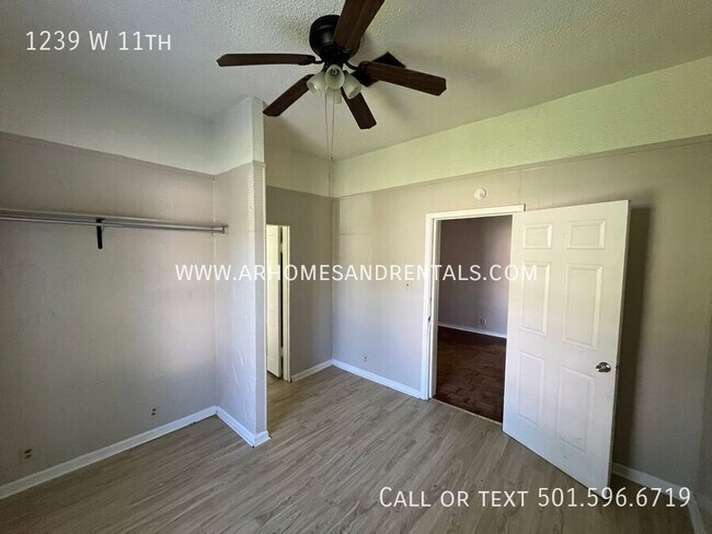 Building Photo - 1239 W 11th-