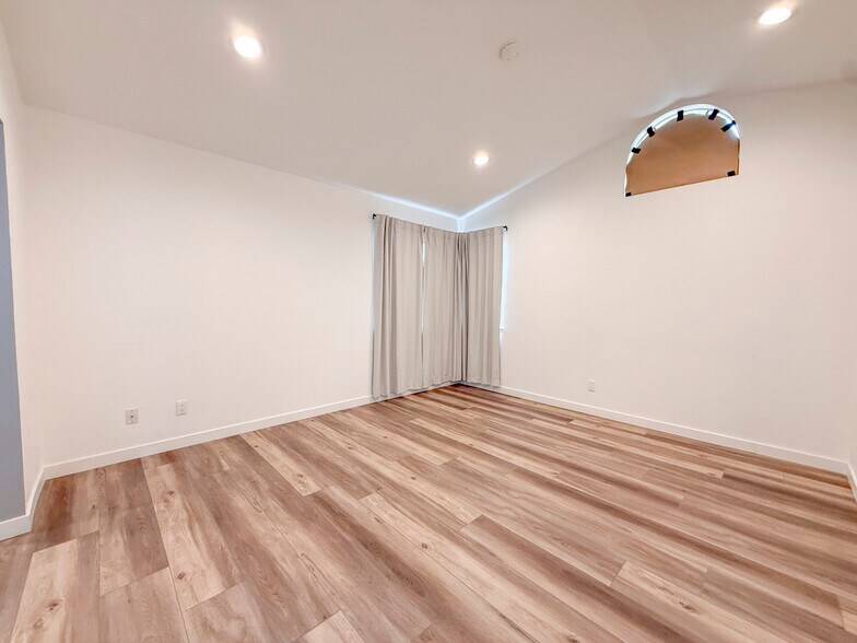 Primary bedroom - 3598 Meadowlark St
